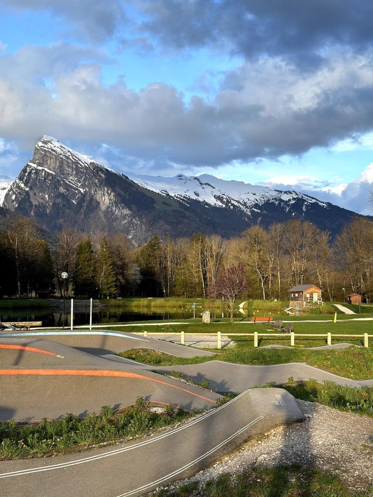 Bungalow 3 Chambres Pour 6 Pers Avec Climatisation Camping 3 Etoiles Samoëns Extérieur photo